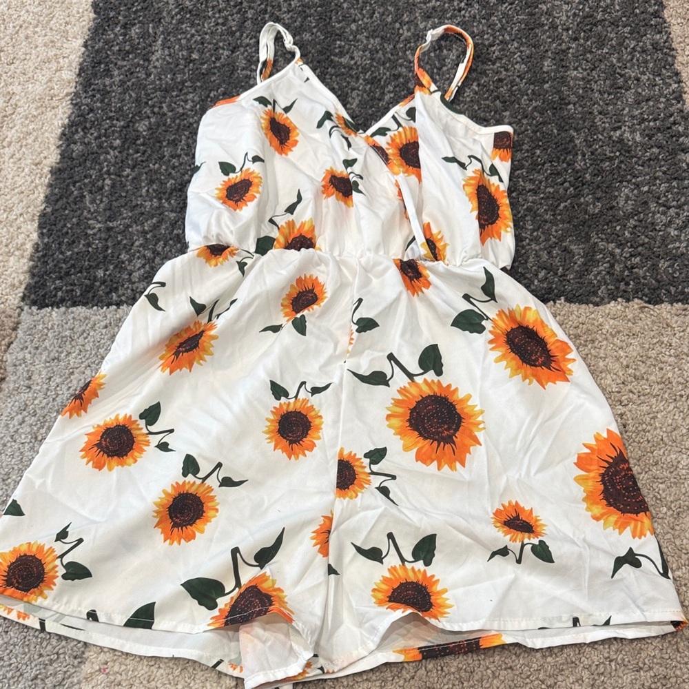 SHEIN White Sunflower Print Romper